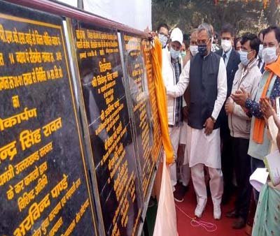 एक दिन के चम्पावत भ्रमण कार्यक्रम के तहत मुख्यमंत्री ने विभिन्न योजनाओं का शिलान्यास और लोकार्पण किया, फोर्टी हेलीपैड लोहाघाट पहुँचने पर सर्व सम्मान से हुआ स्वागत