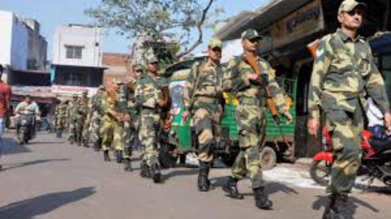 र्धसैनिक बल के जवान आगामी पश्चिम बंगाल विधान सभा चुनाव के लिए रवाना हुए
