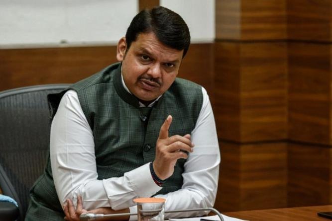 महाराष्ट्र के पूर्व मुख्यमंत्री देवेंद्र फडणवीस ने शरद पवार पर हमला बोलते हुए कहा- एनसीपी की जानकारी सही नहीं
