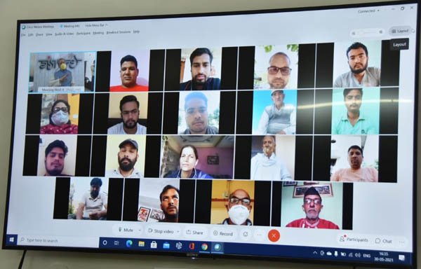 कोविड जागरूकता में बेहतर कार्य करने वालों की मुख्यमंत्री ने थपथपाई पीठ