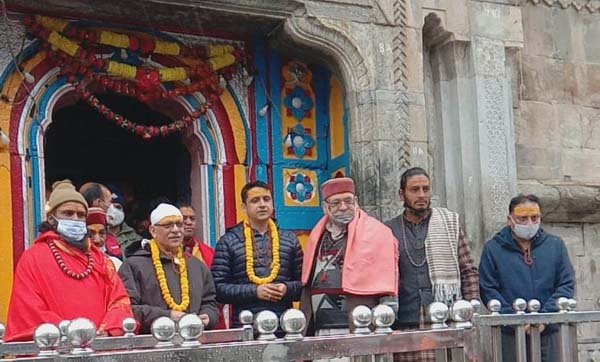 प्रधानमंत्री के सलाहकार श्री भाष्कर खुल्बे पहुँचे बदरी-केदार, केदारनाथ पुनर्निर्माण के साथ बदरीनाथ धाम के मास्टर प्लान का लिया जायजा