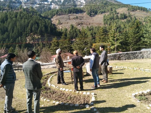 मुख्य सचिव डॉ.एस.एस. संधु ने ग्राम रैथल एवं हर्षिल का स्थलीय निरीक्षण कर जनपद में पर्यटन विकास संबधी कार्यों का लिया जायजा