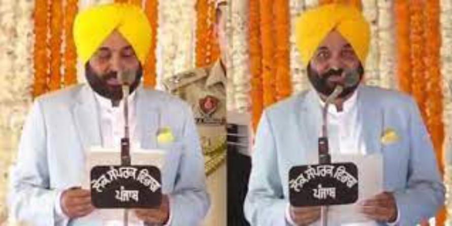 शपथ ग्रहण के बाद नए सीएम भगवंत मान को बधाई देते राज्‍यपाल बनवारीलाल पुरोहित