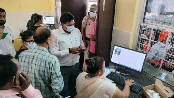 जिलाधिकारी डाॅ. आर राजेश कुमार ने आईएसबीटी ऋषिकेश का स्थलीय निरीक्षण करते हुए चारधाम यात्रा की उपलब्ध व्यवस्थाओं का जायजा लिया