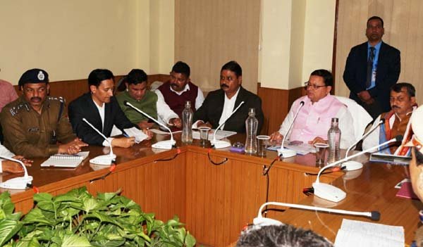 मुख्यमंत्री पुष्कर सिंह धामी ने हल्द्वानी शहर के लिए प्रधानमंत्री नरेन्द्र मोदी द्वारा की गई 2200 करोड़ की विकास योजनाओं के क्रियान्वयन की समीक्षा की
